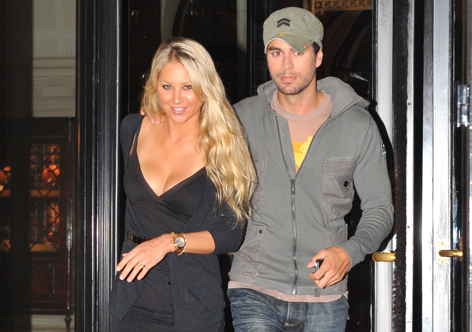 Энрике иглесиас клип с курниковой. Enrique Iglesias and Anna Kournikova. Дети Энрике Иглесиаса.