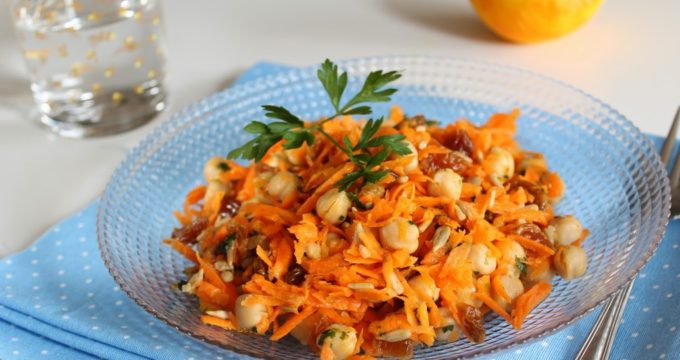 салат с морковью и горошком